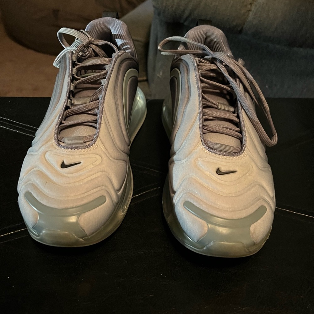 grey/black size 7 nike air max